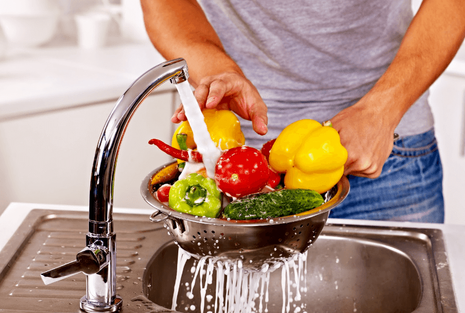 Laver les légumes pour prévenir l'infection par les vers